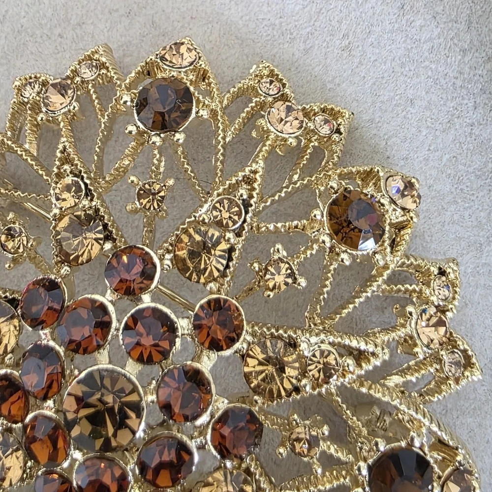 Vintage Gold Filigree Starburst Dome Brooch Pin with Topaz Color Rhimestones